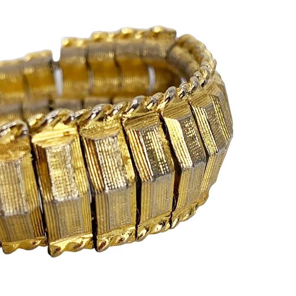 VINTAGE 1960s Goldtone Accordion Bracelet With Safety Chain - Picture 4 of 6